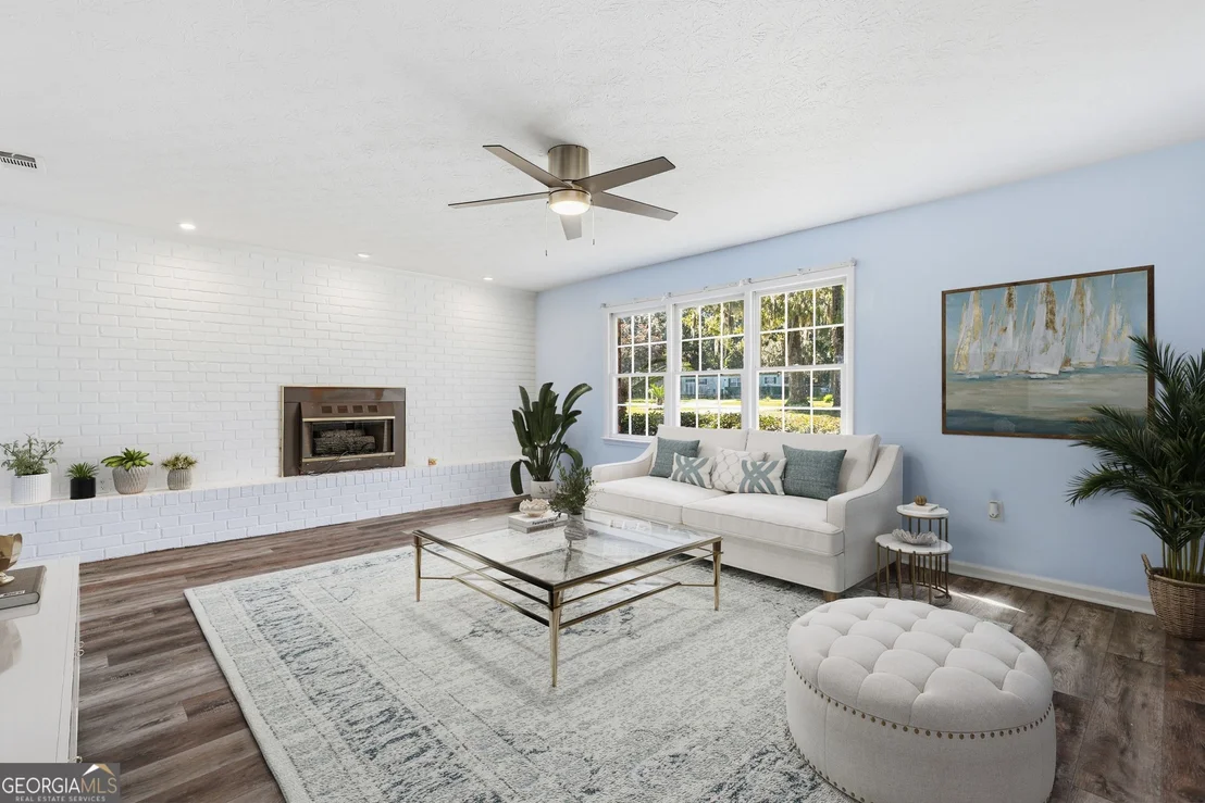 Photo of 1613 Lake Drive