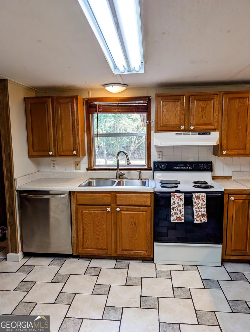 Photo of 3300 Hamlin Road