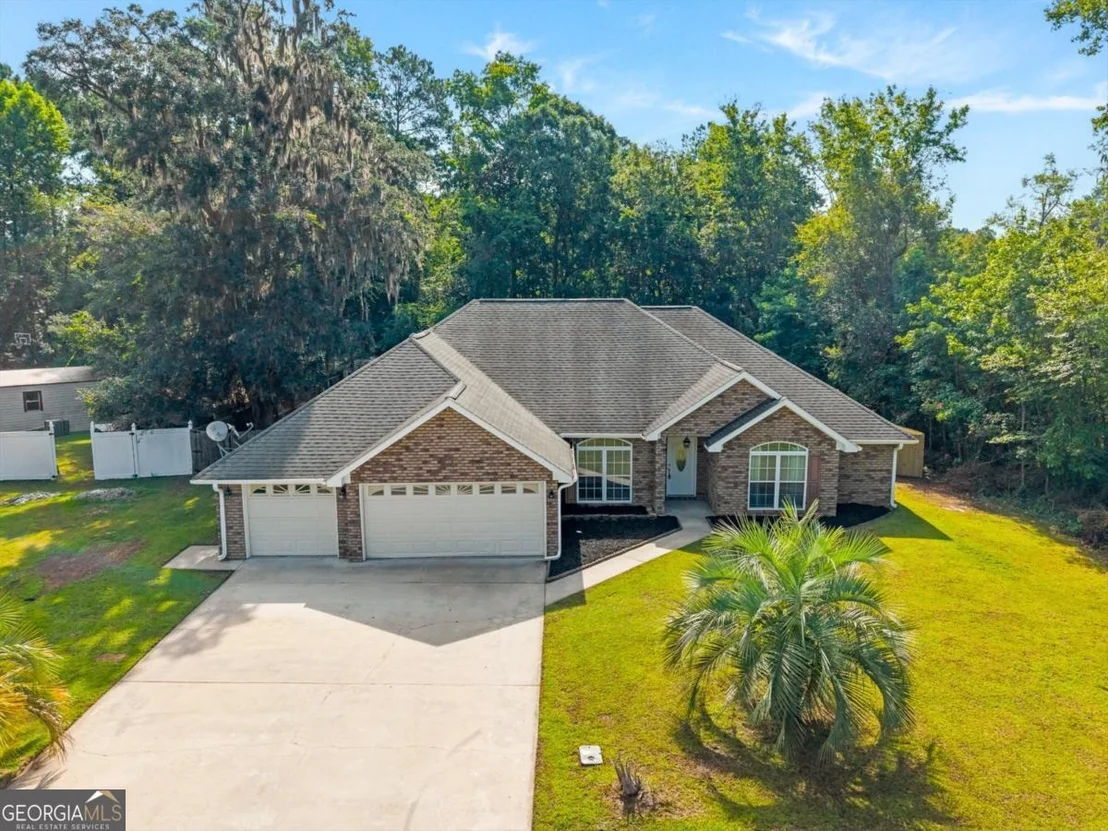 Photo of 270 Sassafras Lane