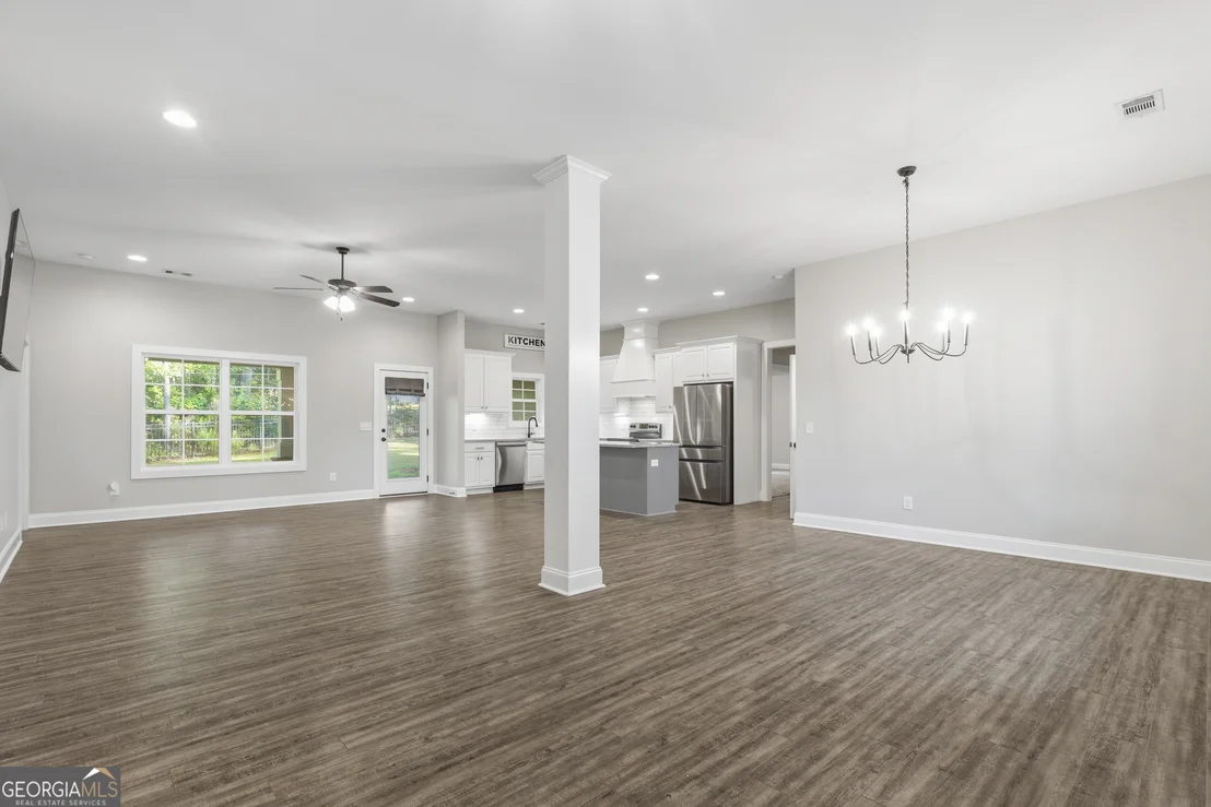 Photo of 122 Lee Road 2121