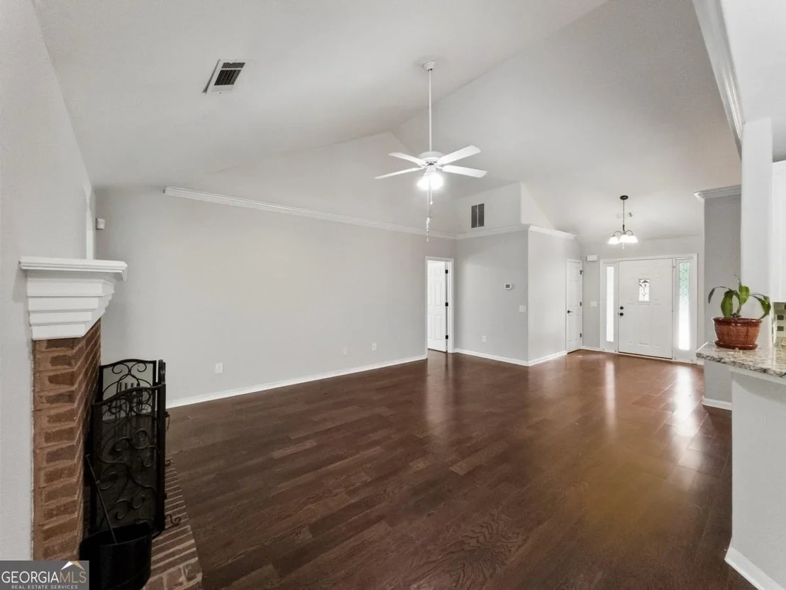 Photo of 210 Lexington Circle