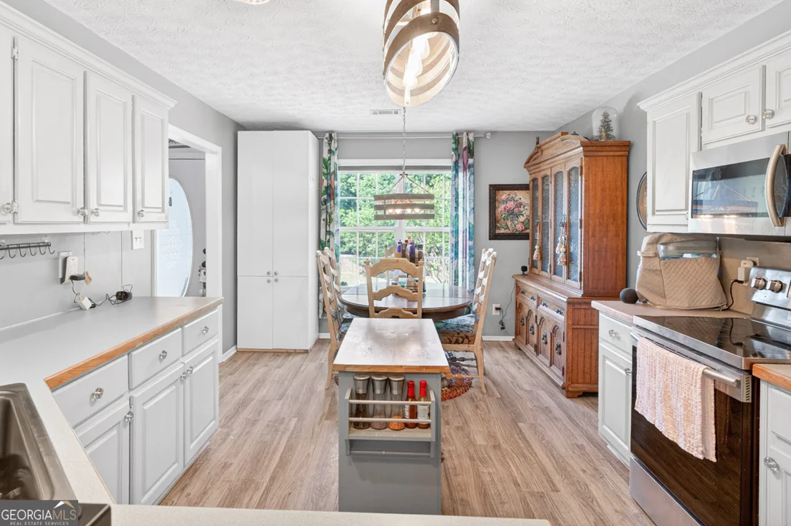 Photo of 353 Glenmoor Place