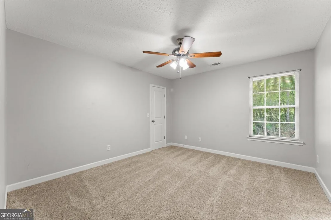 Photo of 270 Sassafras Lane