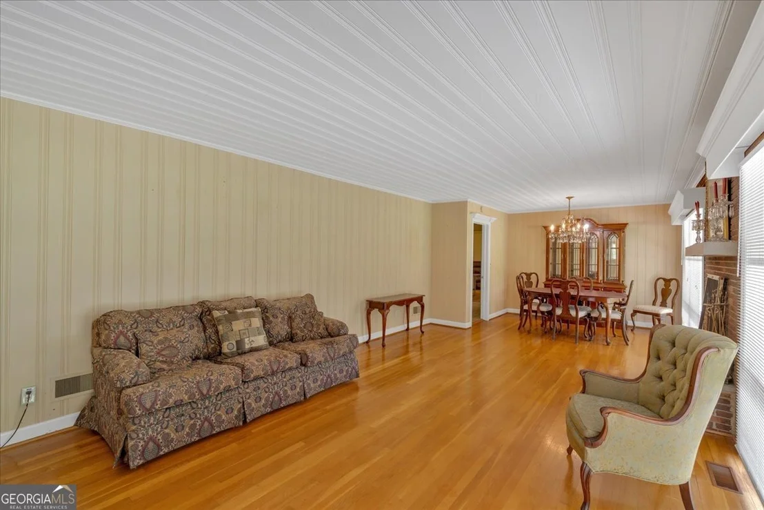 Photo of 107 Lakeview Drive