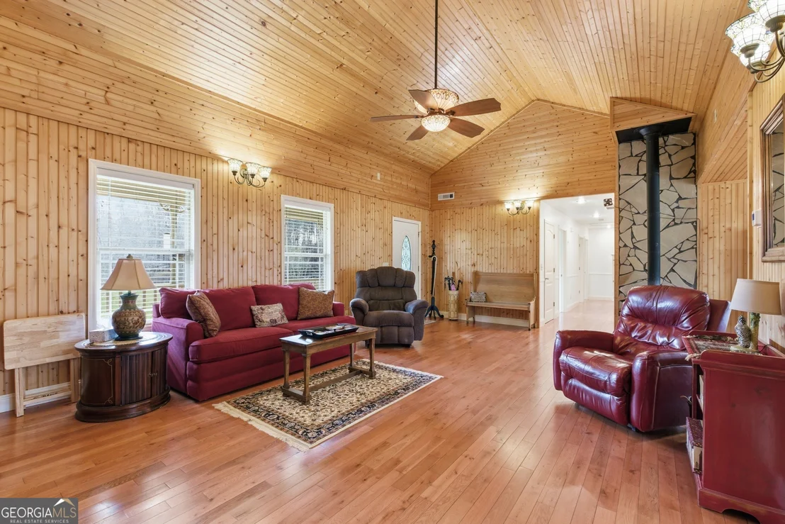 Photo of 498 Deer Track Road
