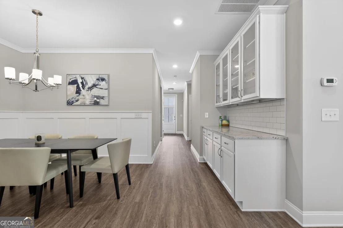 Photo of 325 Edgewater Drive