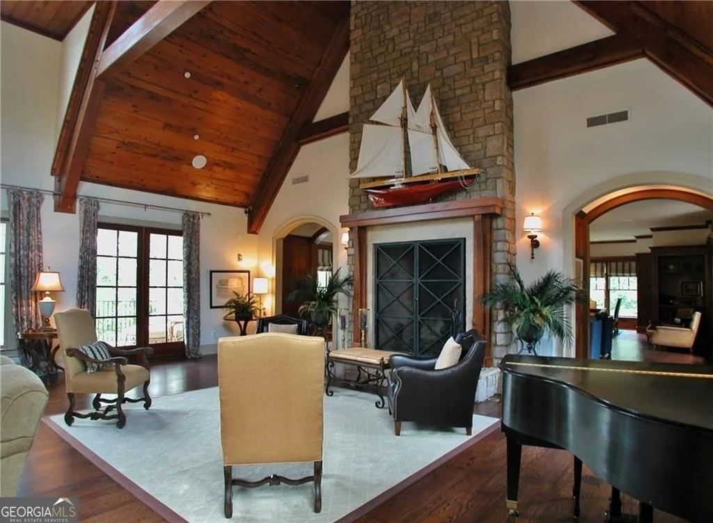 Photo of 6756 Hedge Row Lane