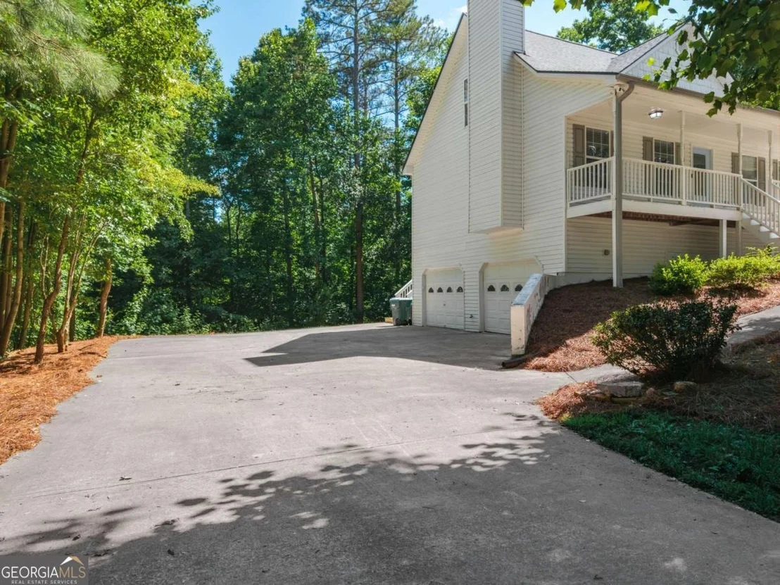 Photo of 2380 Land Road