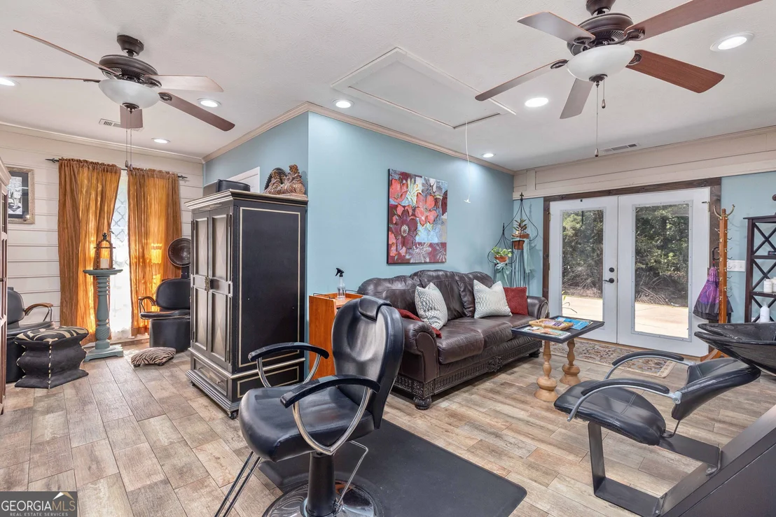 Photo of 6811 Mobley Road