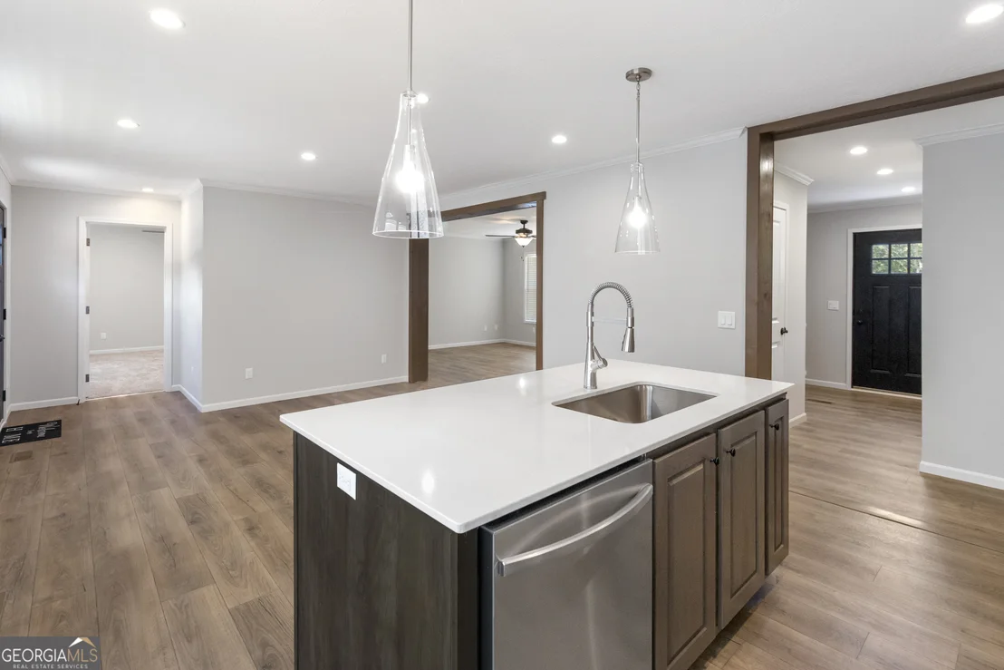 Photo of 654 Robertson Loop Road