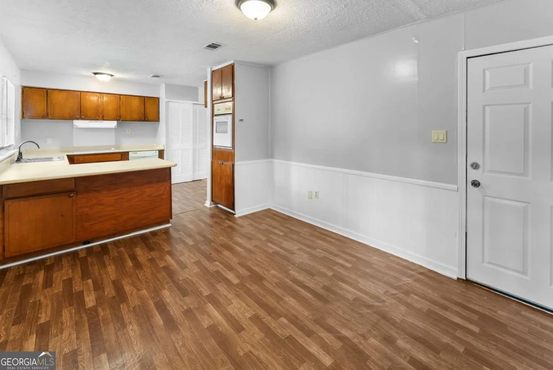 Photo of 320 W Whatley Street