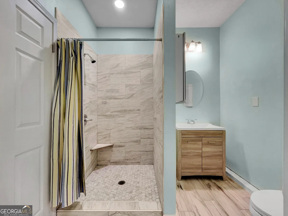 Photo of 298 Hudson River Drive