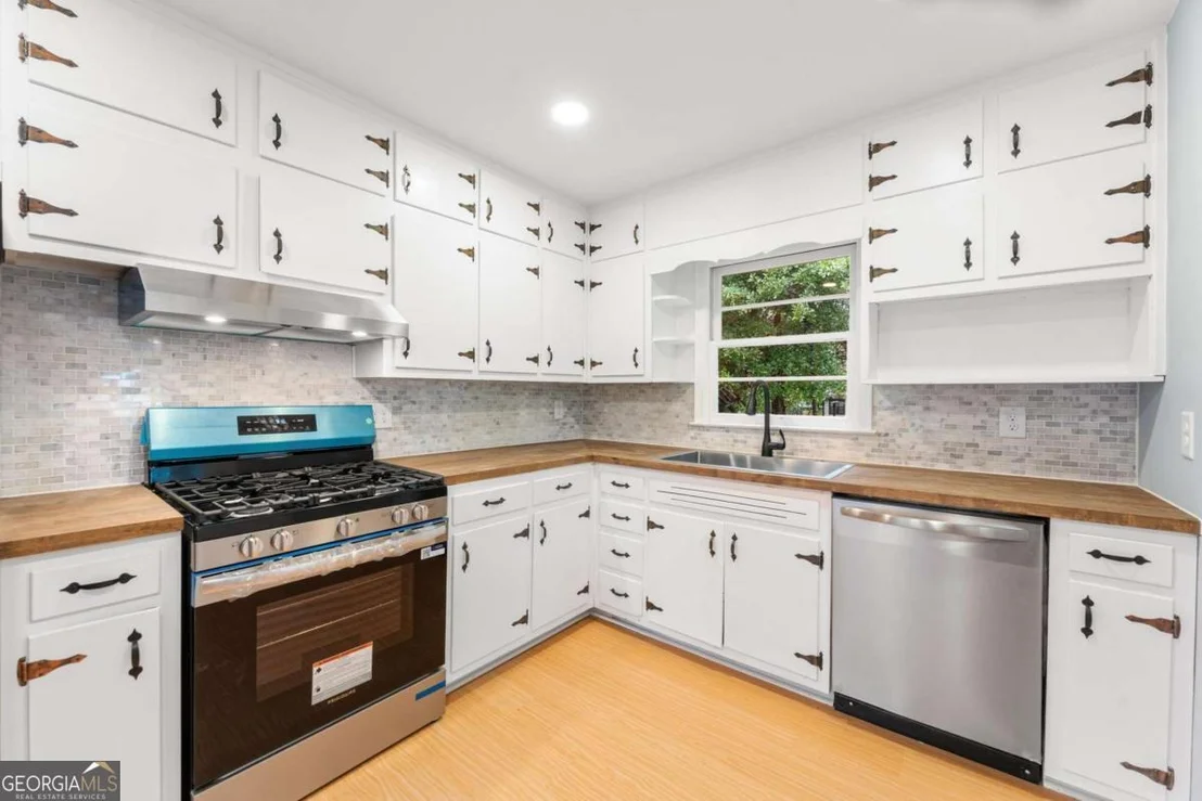 Photo of 140 Northcrest Drive