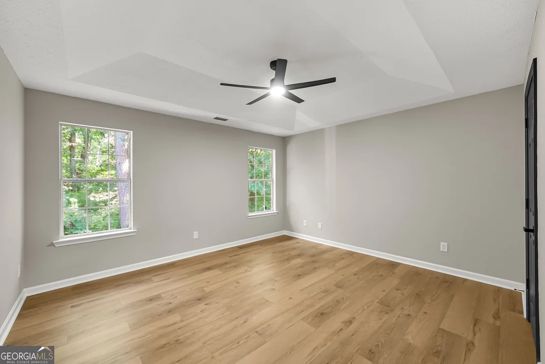 Photo of 235 Oak Circle N