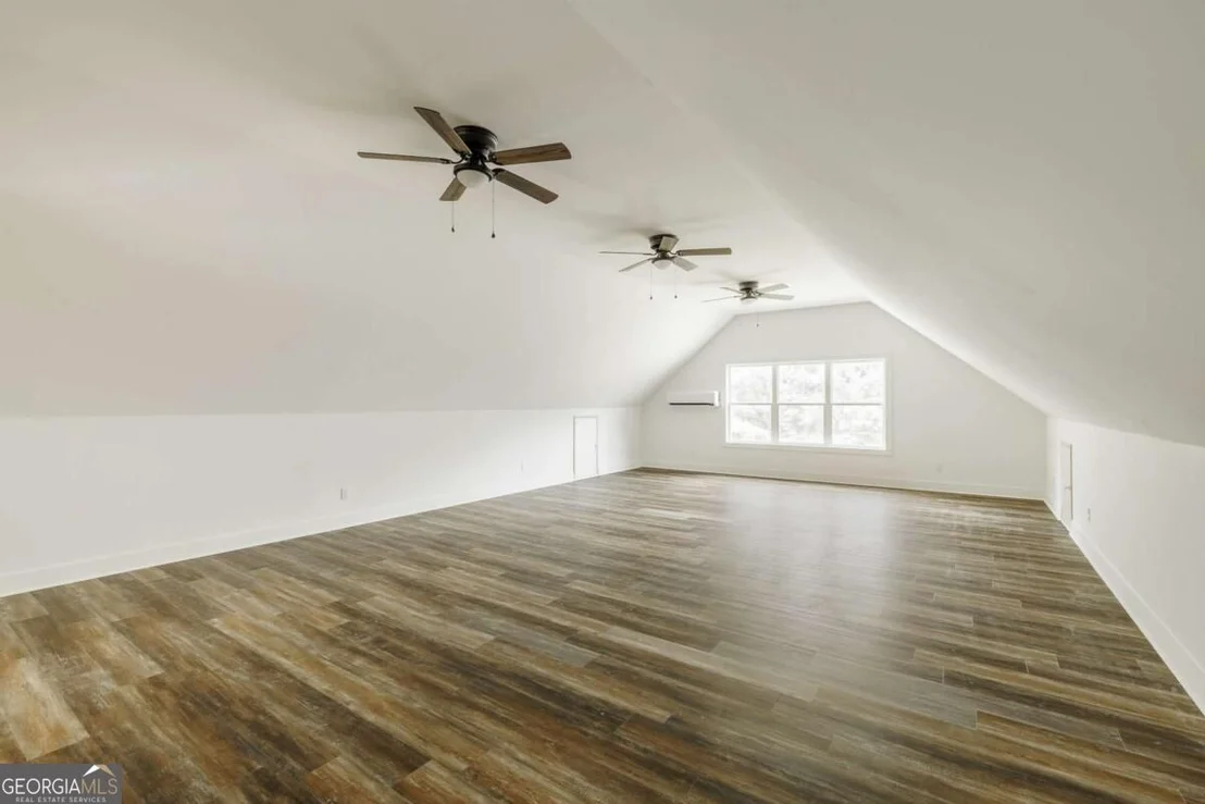 Photo of 930 James Holcomb Road