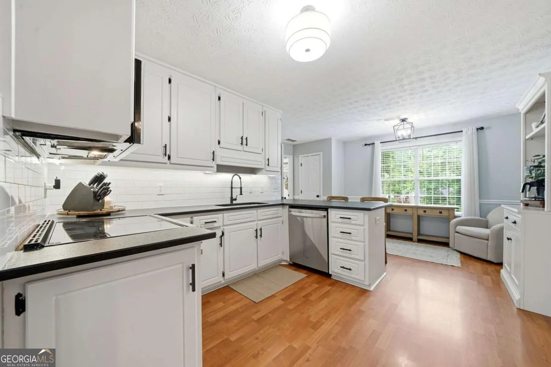 Photo of 3063 Rockview Drive