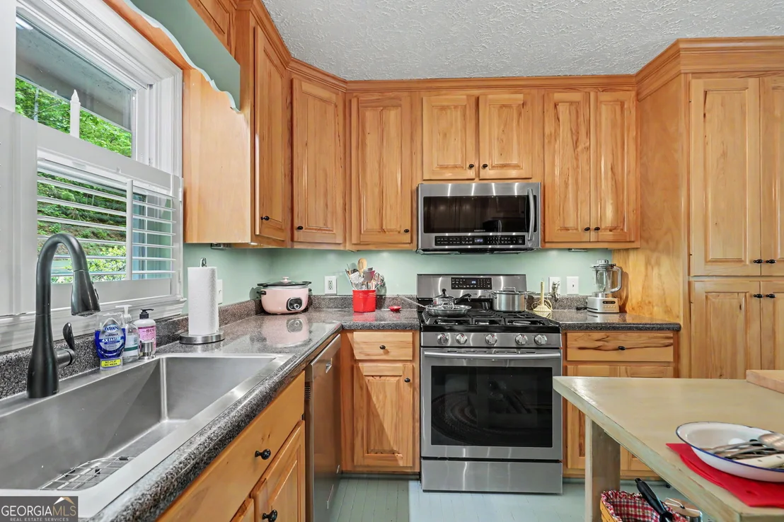 Photo of 854 Saddleback Circle