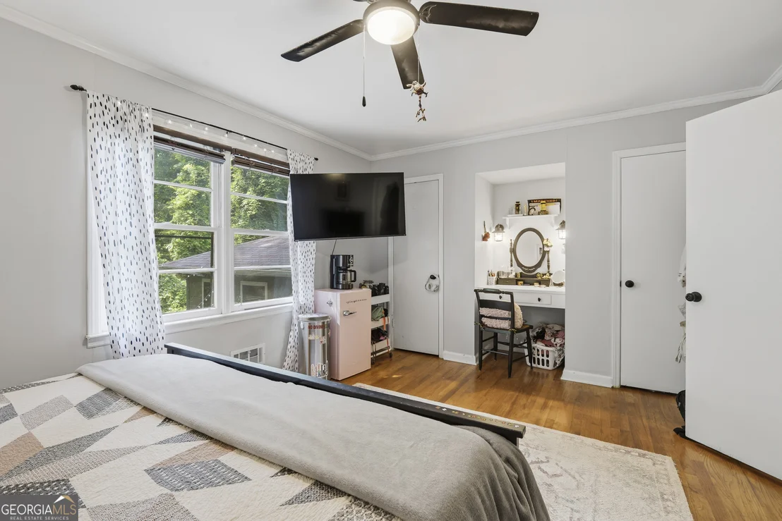 Photo of 1179 Matthews Place