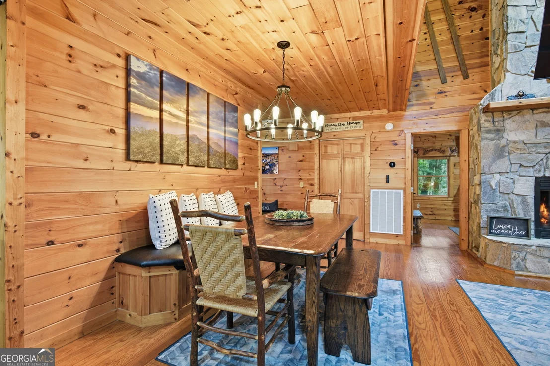 Photo of 464 Whispering Pine Lane