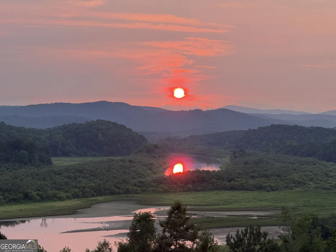 Photo of 284 River Road