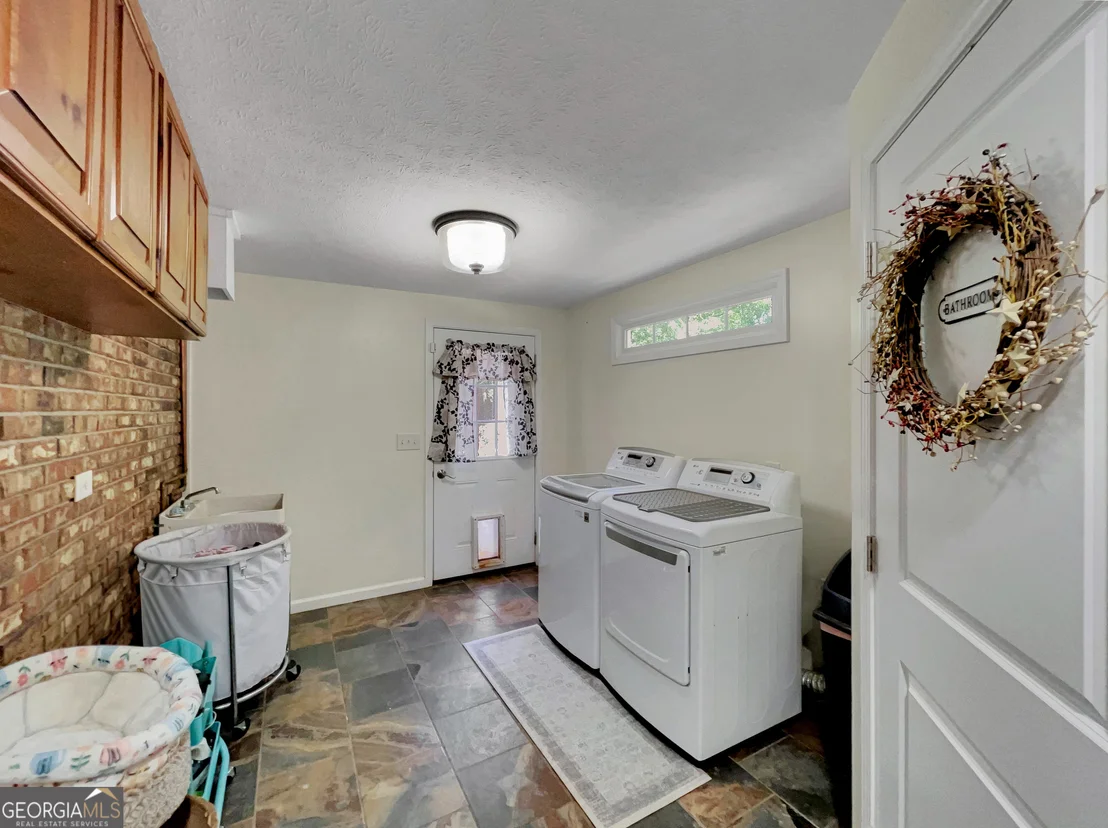 Photo of 298 Hudson River Drive