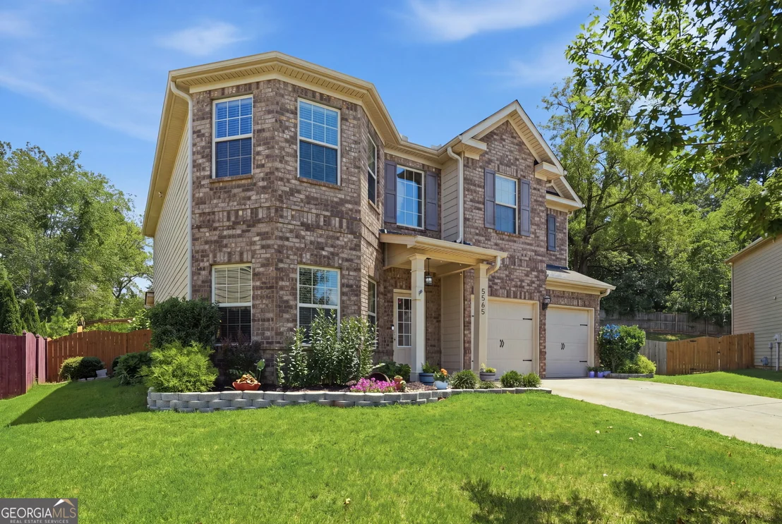 Photo of 5565 Banner Boulevard