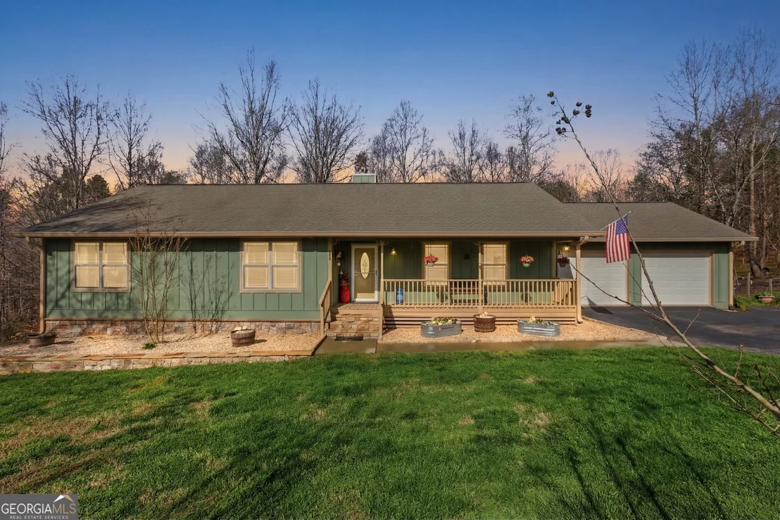 Photo of 498 Deer Track Road