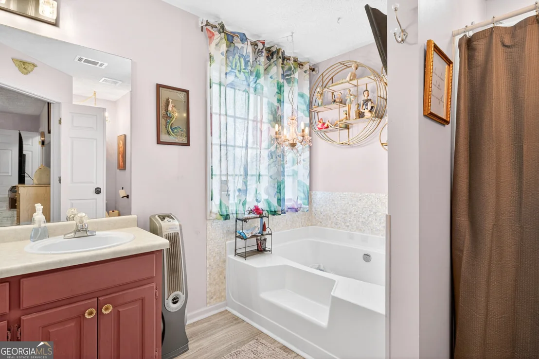 Photo of 353 Glenmoor Place
