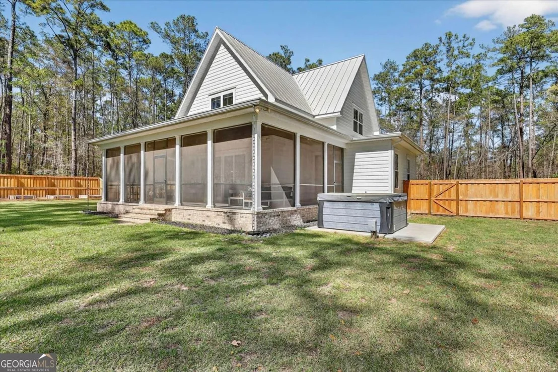 Photo of 320 Long Pond Road