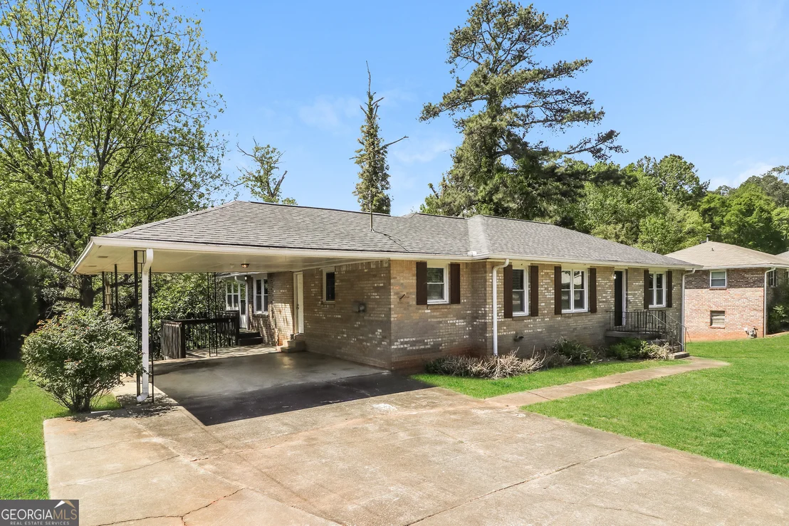 Photo of 611 Walnut Way SW