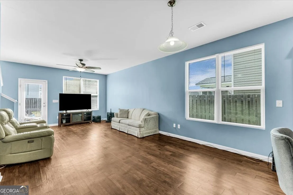 Photo of 413 Lions Den Drive