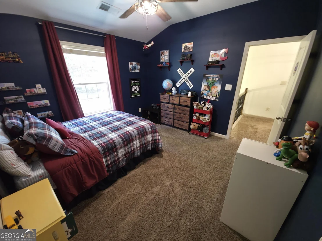 Photo of 96 Oak Leaf Way