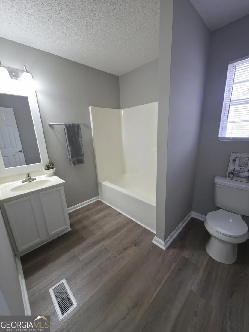 Photo of 274 Chesterton Drive