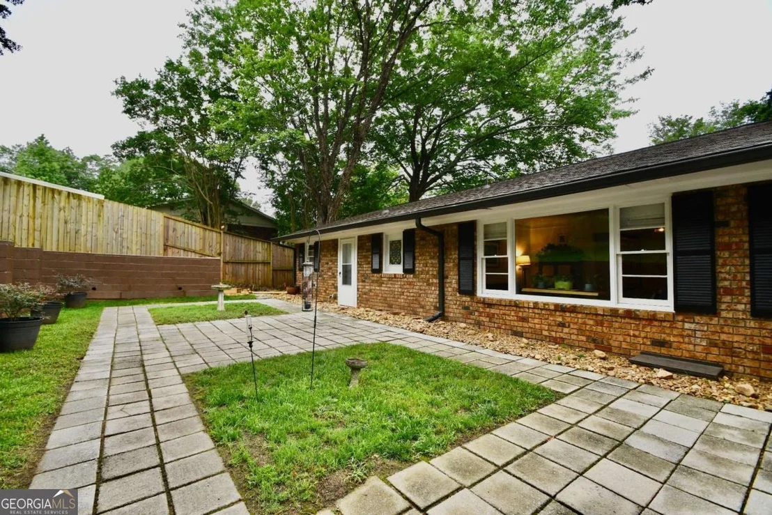 Photo of 280 Valleybrook Drive