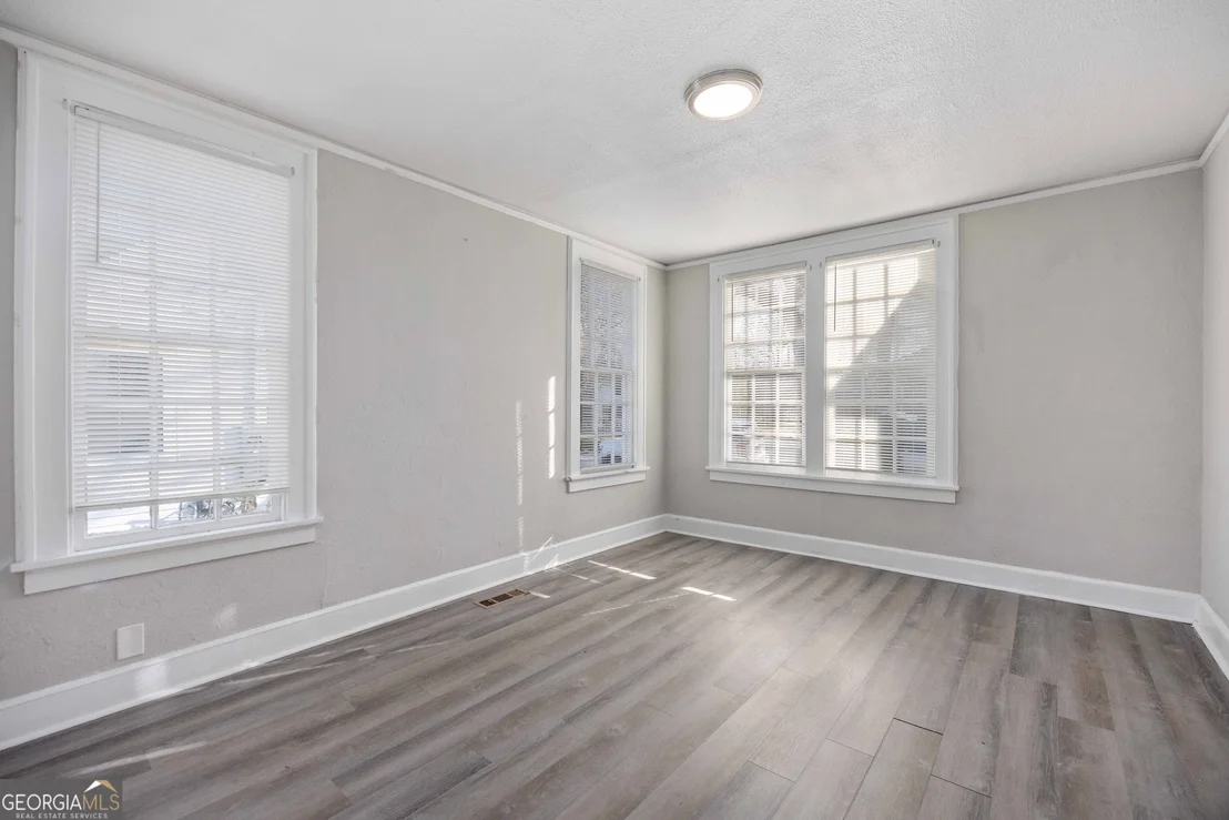 Photo of 1103 Bryan Avenue