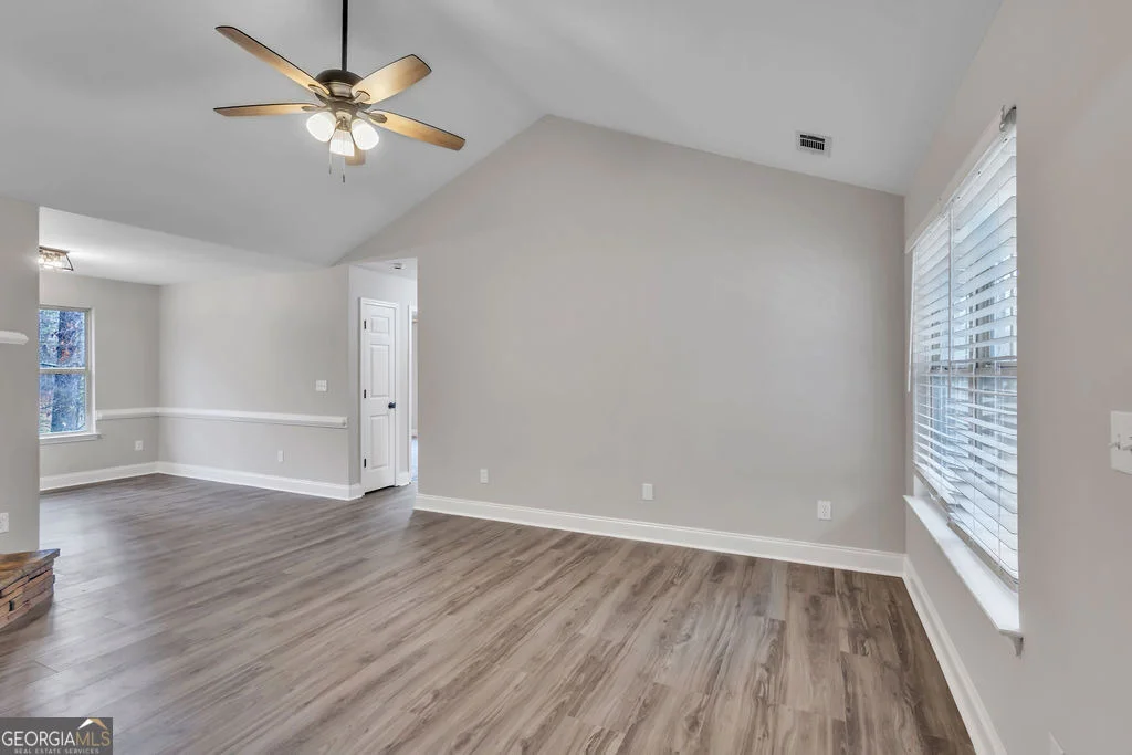Photo of 405 Azalea Drive