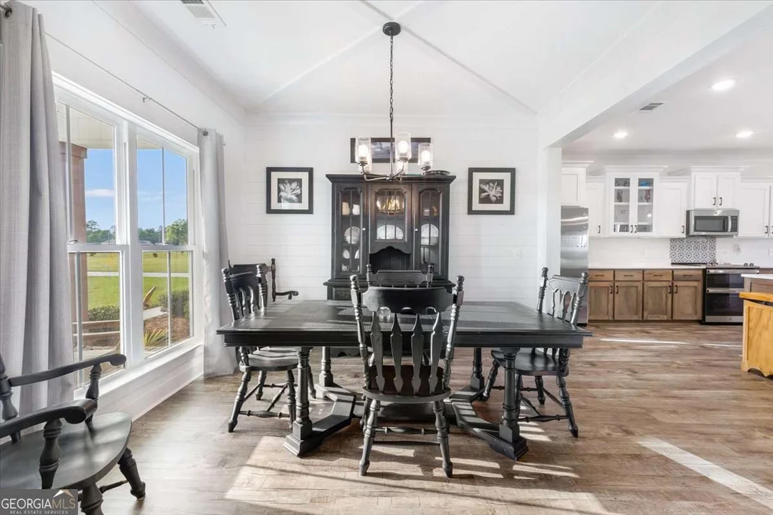 Photo of 6984 Old River Road S