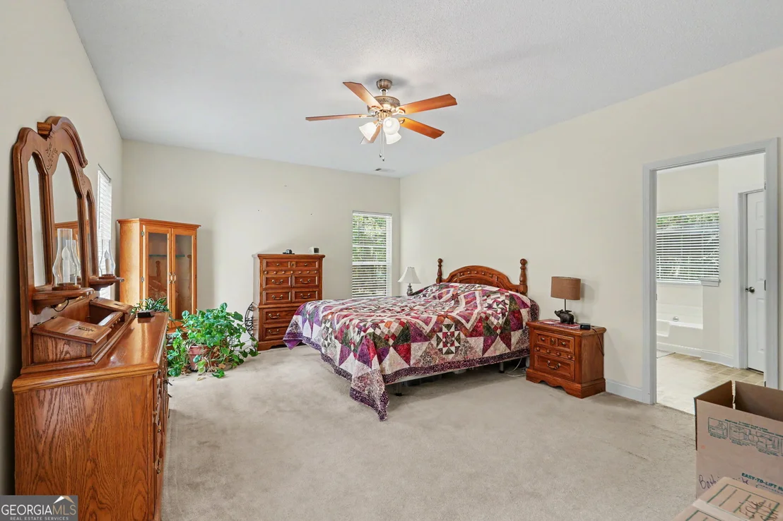 Photo of 830 Lord Fleming Road