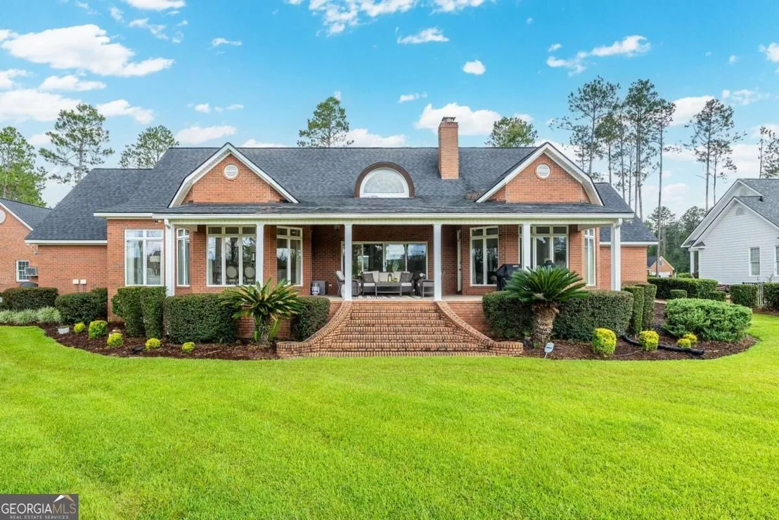 Photo of 161 Greentree Drive