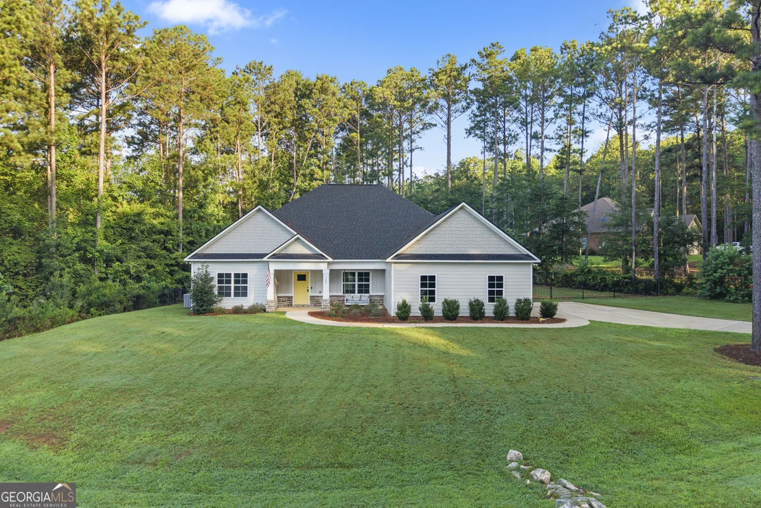 Photo of 122 Lee Road 2121