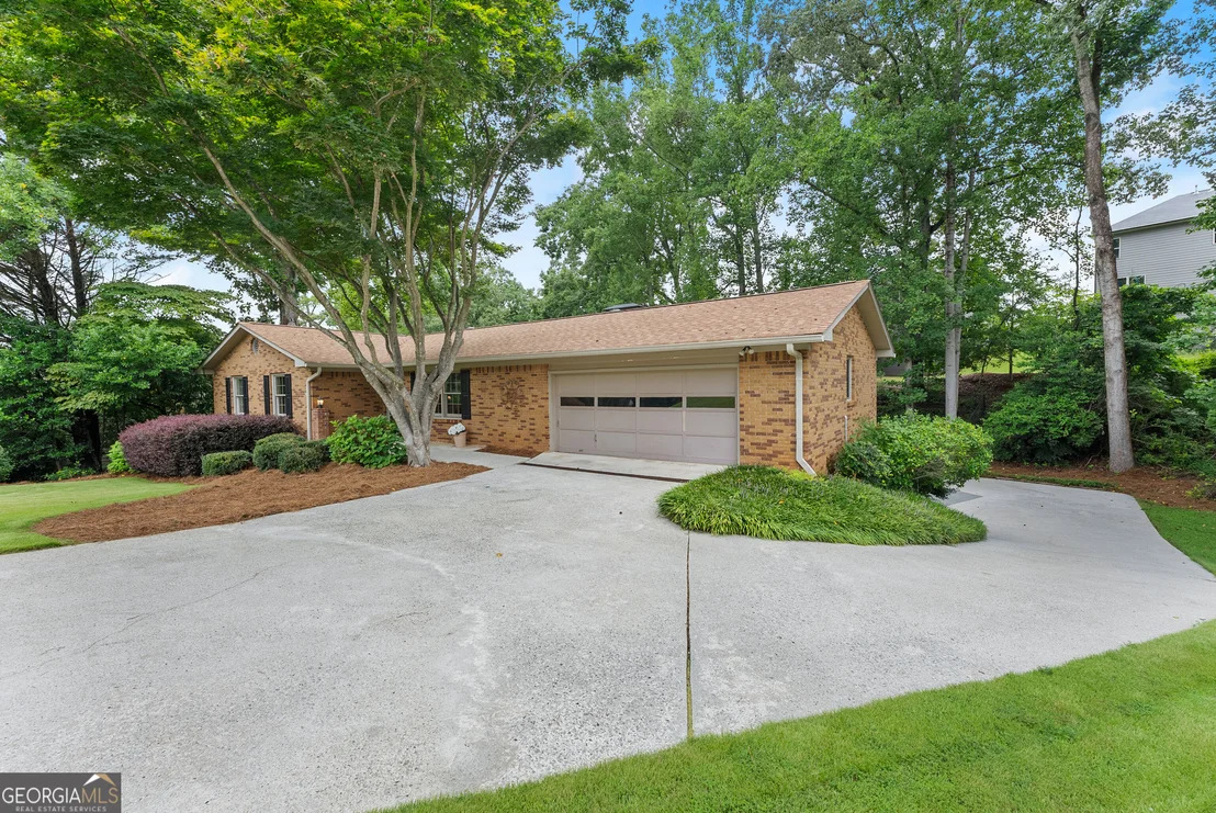 Photo of 290 Cochran Drive