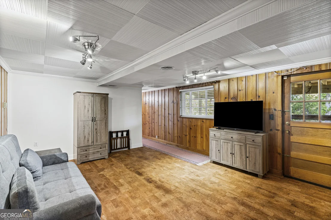 Photo of 2220 Edgewood Drive