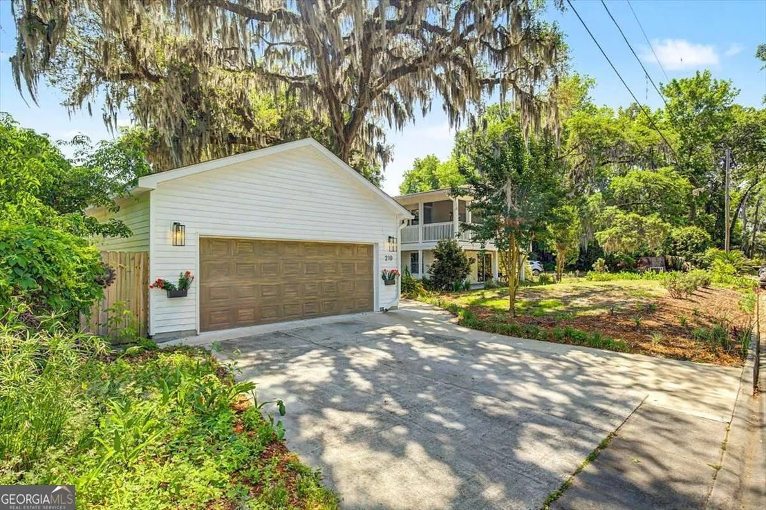 Photo of 210 Battery Way