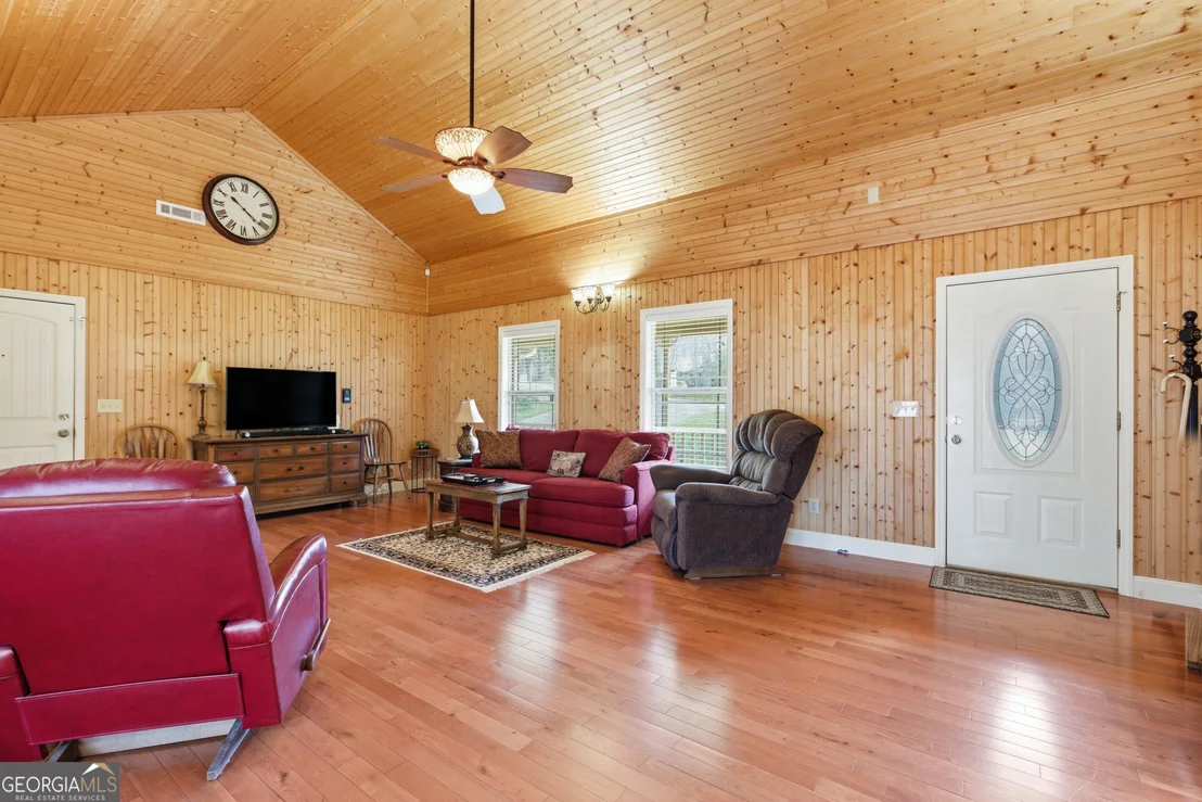 Photo of 498 Deer Track Road