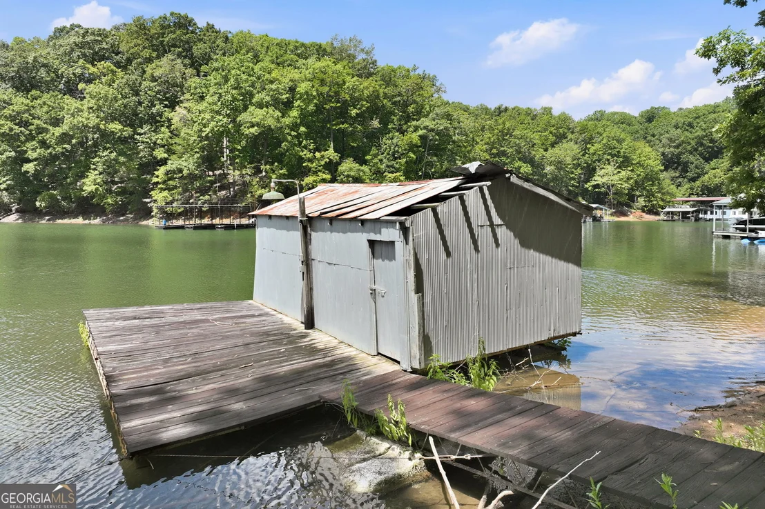 Photo of 6495 Julian Road