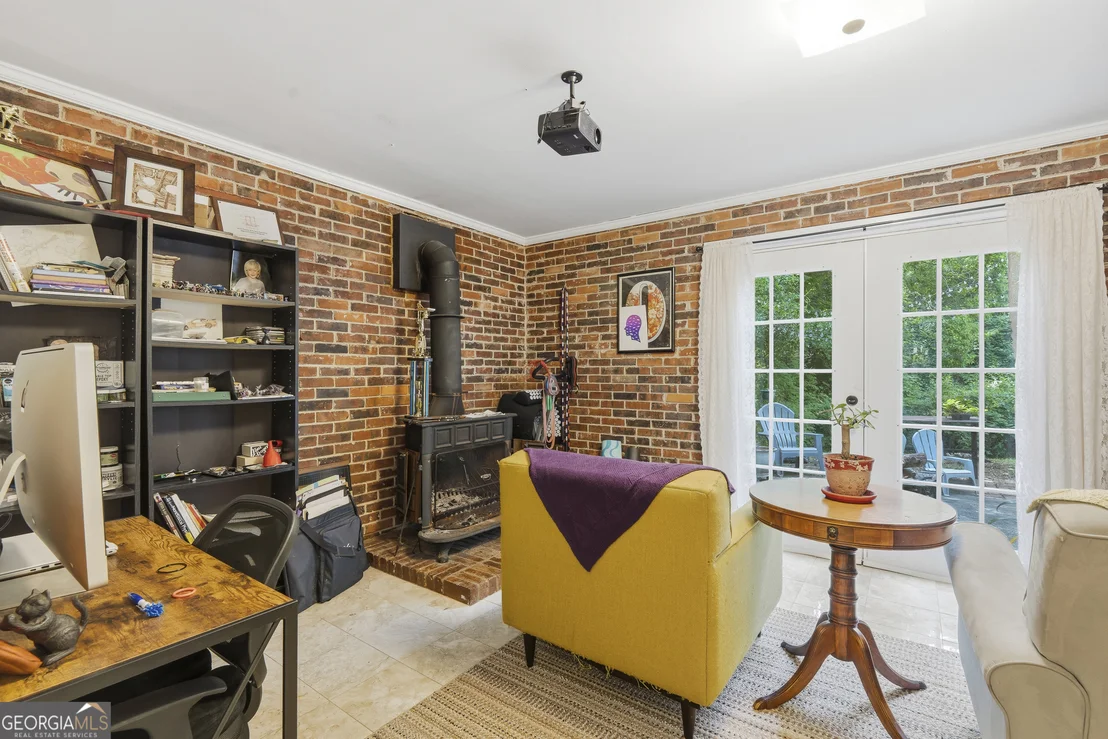 Photo of 1179 Matthews Place