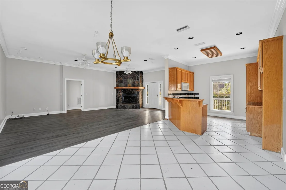 Photo of 1047 Juniper Lane