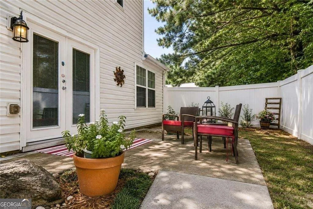 Photo of 321 Windcroft Lane