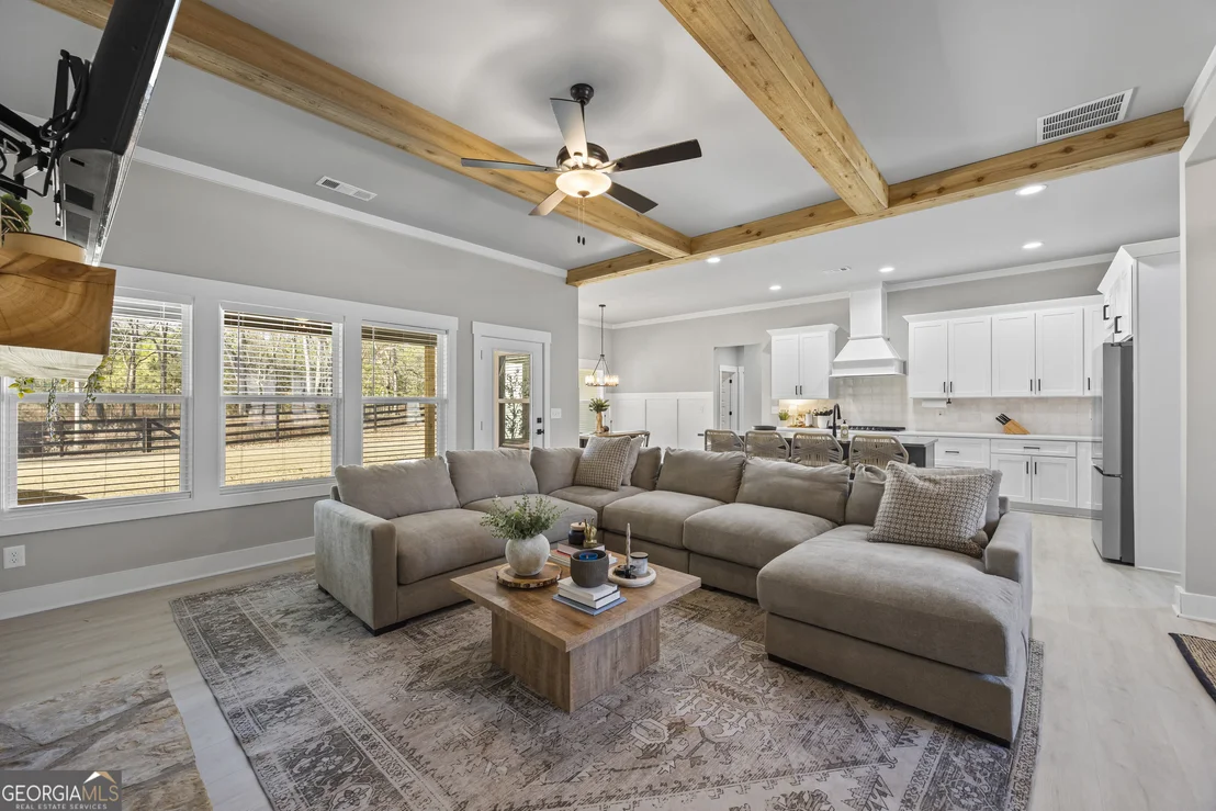 Photo of 152 White Oak Way