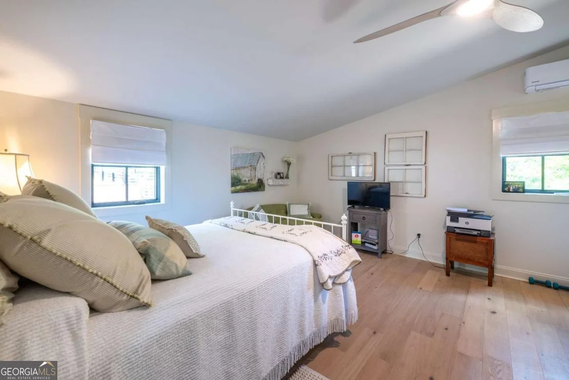 Photo of 228 Grey Squirrel Point